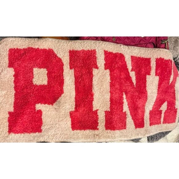 Victoria’s Secret vintage pink bath carpet/rug/mat runner - Picture 4 of 6